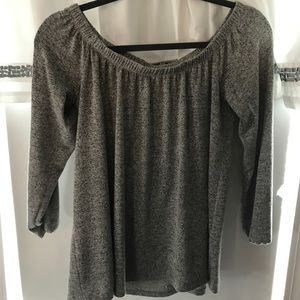 Women’s off the shoulder Long Sleeve Tee